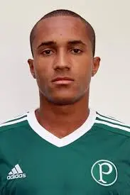 renato augusto