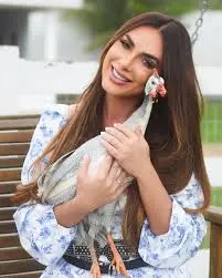 nicole bahls