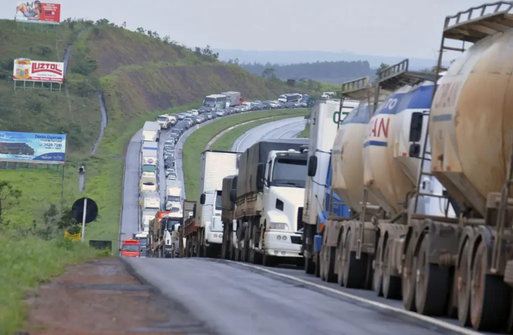 greve caminhoneiros hoje