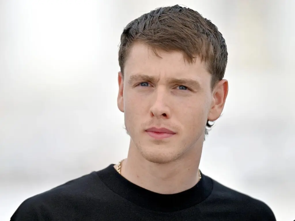 harris dickinson