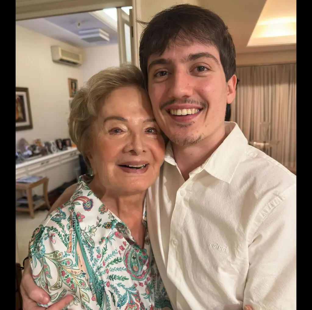 gloria menezes