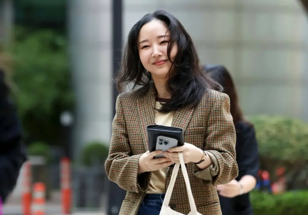 min hee jin