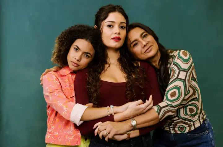 que horas come a a novela tr s gra as