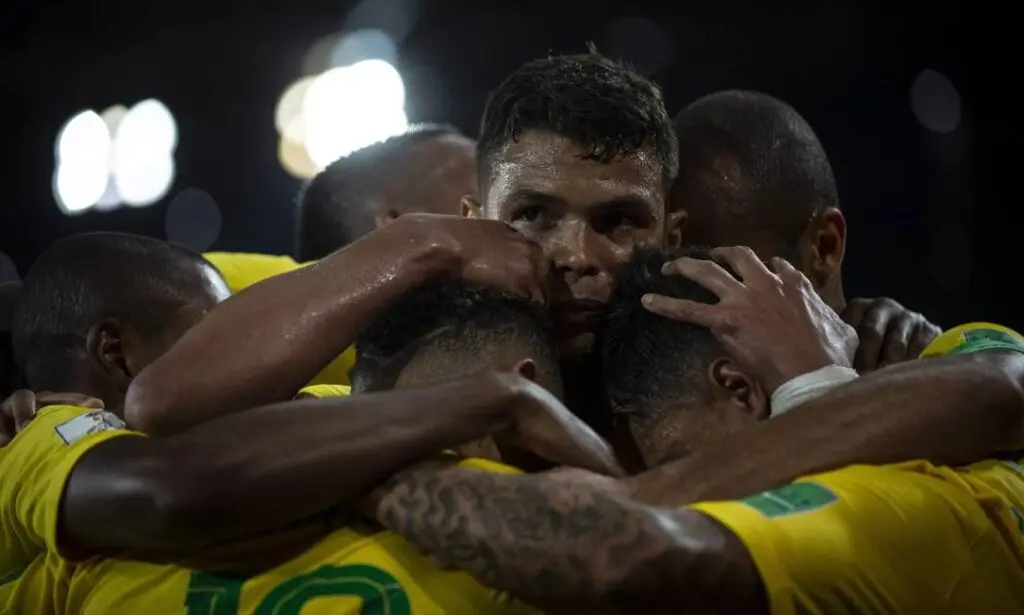 quem joga hoje na globo