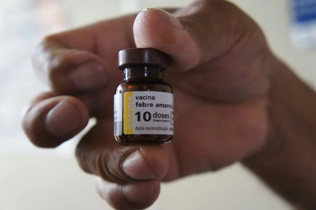 vacina o contra sarampo e febre amarela