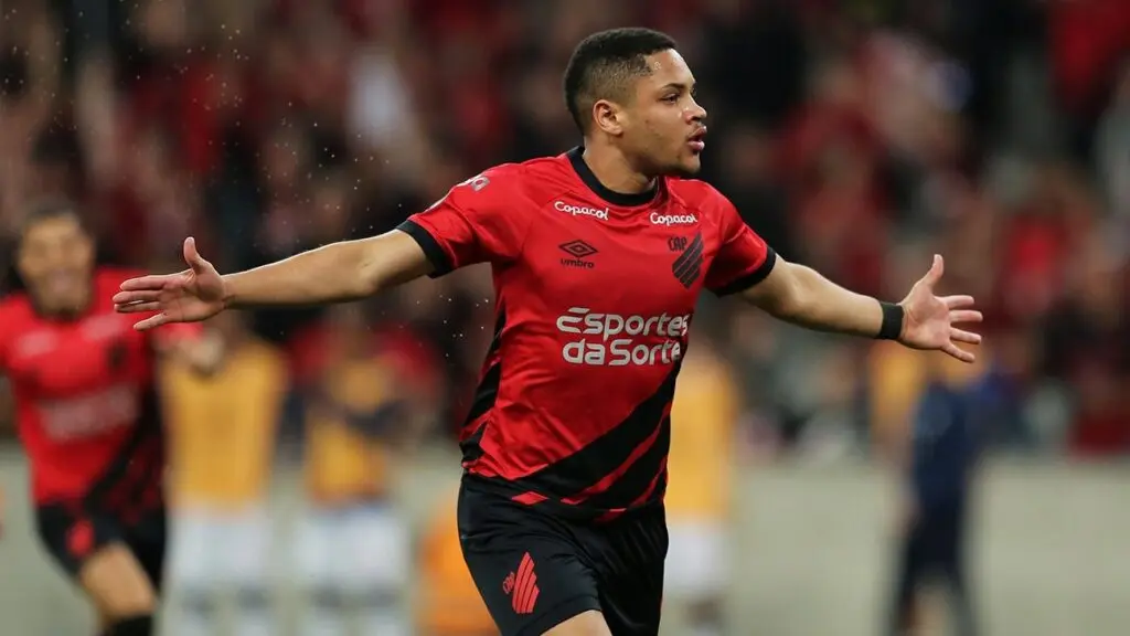 vitor roque