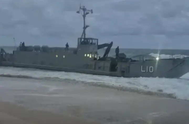 navio da marinha encalhado — BR news